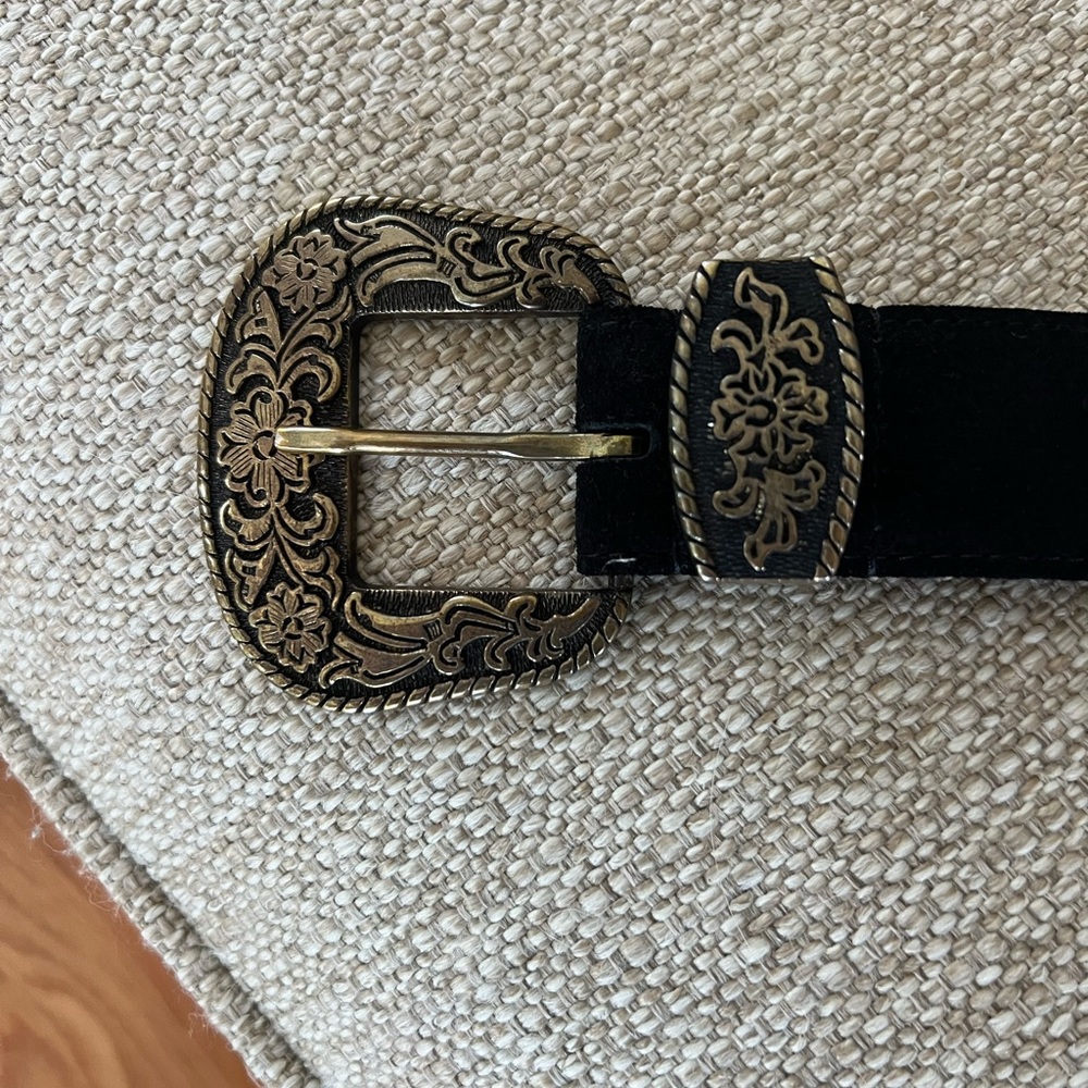 Freepeople Black Cow Suede Belt (M-L)